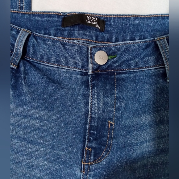 1822 Denim Straight Leg Jeans - Picture 4 of 6